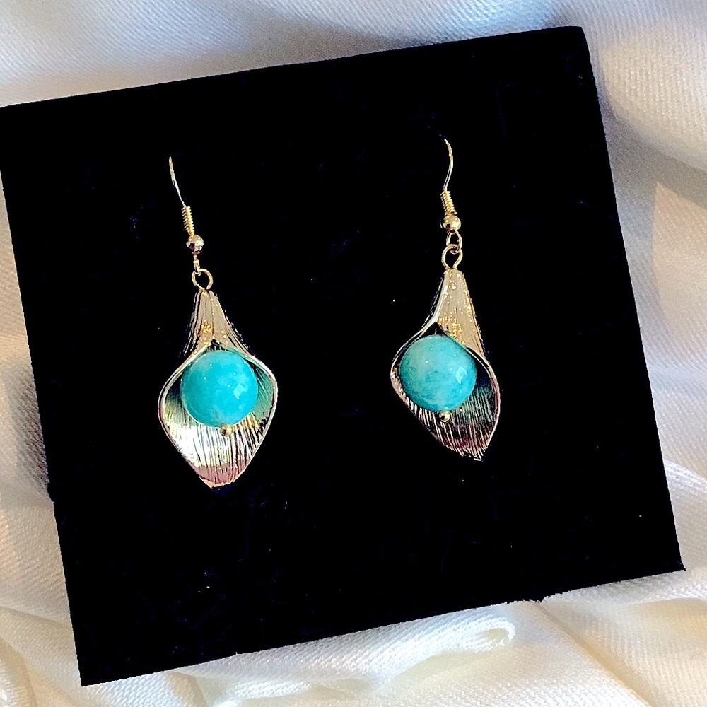 NEW 14K GOLD PLATED  DANGLE TURQUOISE EARRINGS